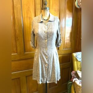 ONZ fine linen dress Made in Italy knee length sz M w pockets shaped button up
